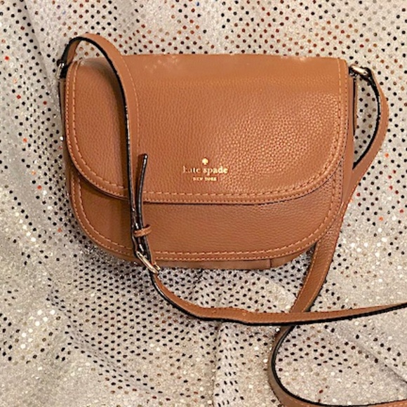 kate spade Handbags - KATE SPADE LIKE NEW LEATHER SHOULDER PURSE
